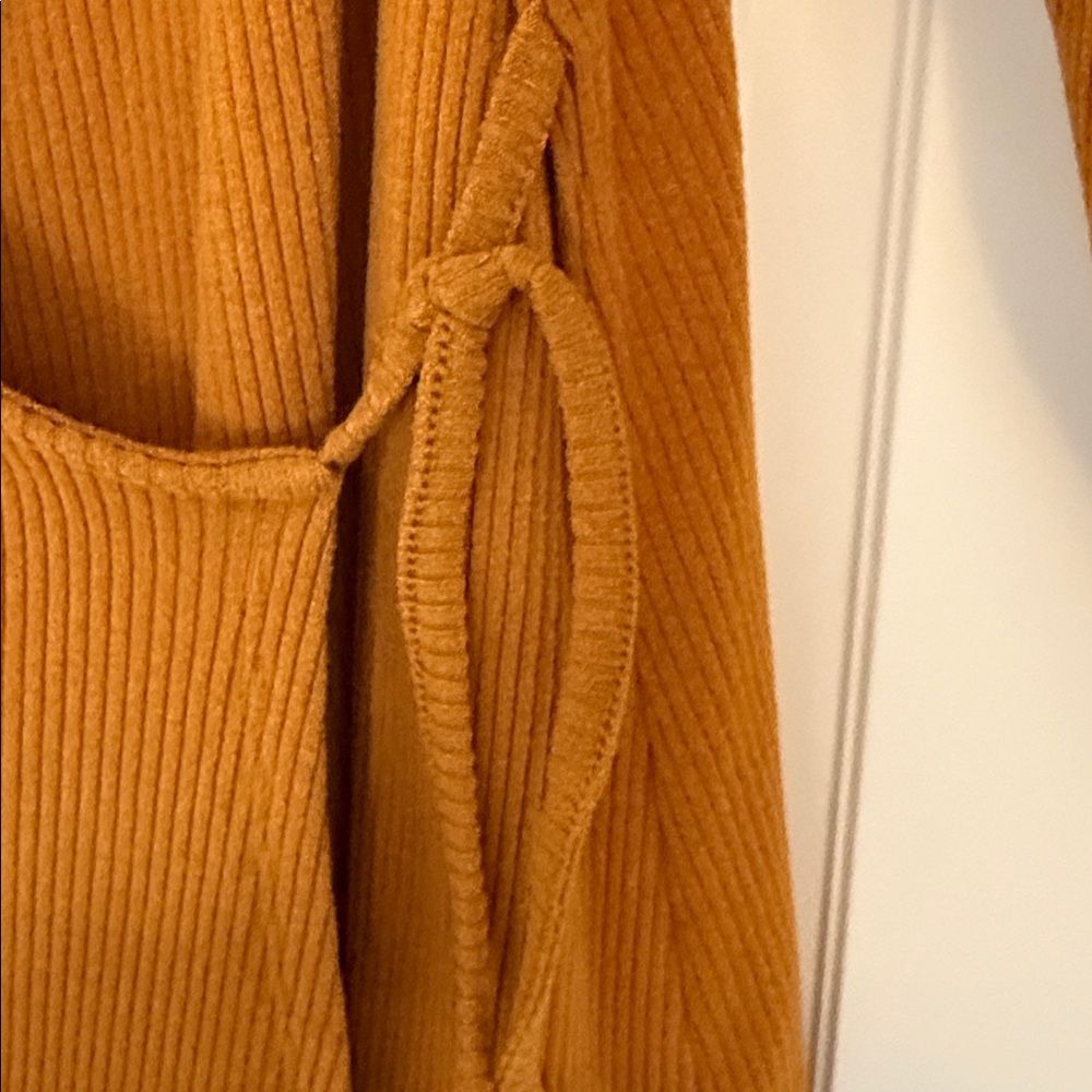 Old Navy Ribbed Knit Top in Burnt Orange - Picture 2 of 7